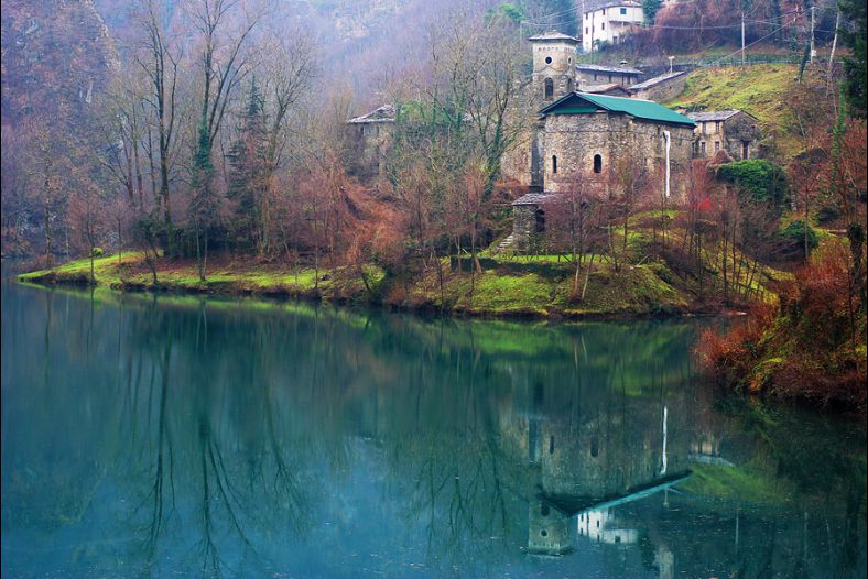 Isola Santa Lake