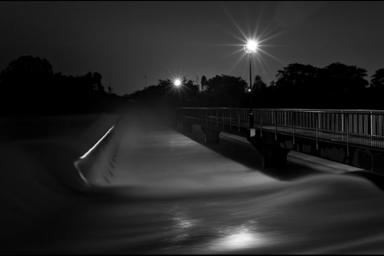 The weir at night