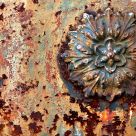 Colorful decay
