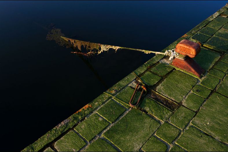 the mooring of the boat