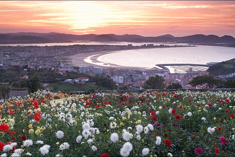 Campo de Flores y panorÃ¡mica de Laredo