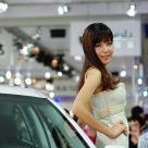 Chinese models in Automobile Fair