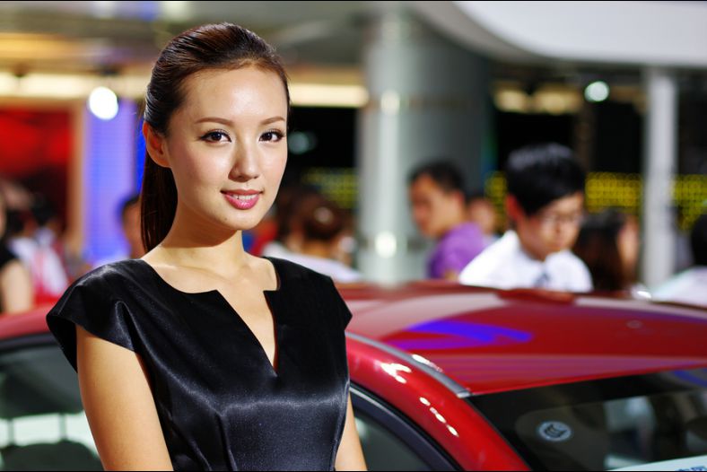 Chinese models in Automobile Fair