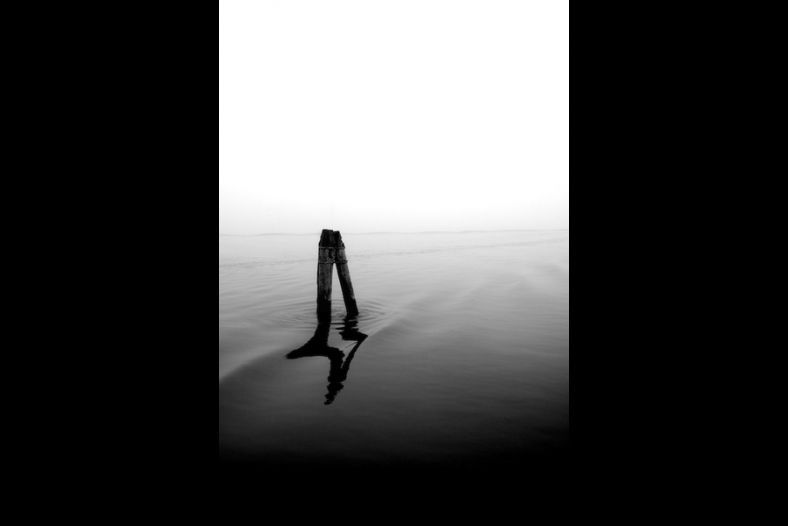 Venice lagoon in the fog (minimal)
