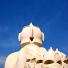 Skulpturenpark auf dem Dach der Casa Mila / La Pedrer