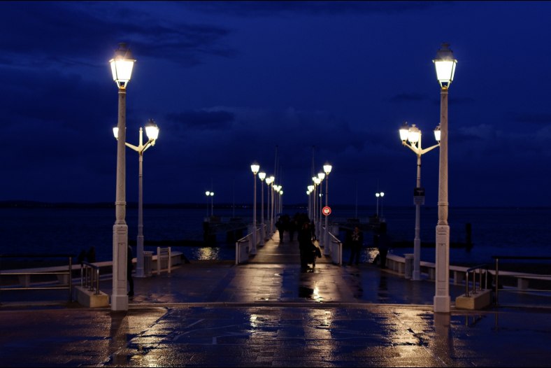 Arcachon by night