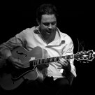 Robin Nolan in concert