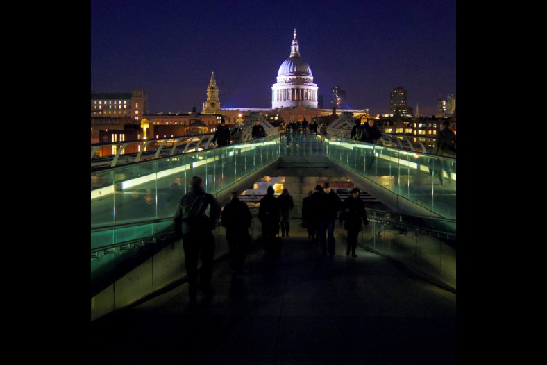 Millennium Bridge, winter evening