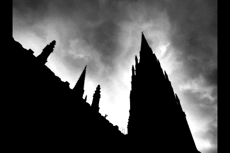 Cathedrhouette