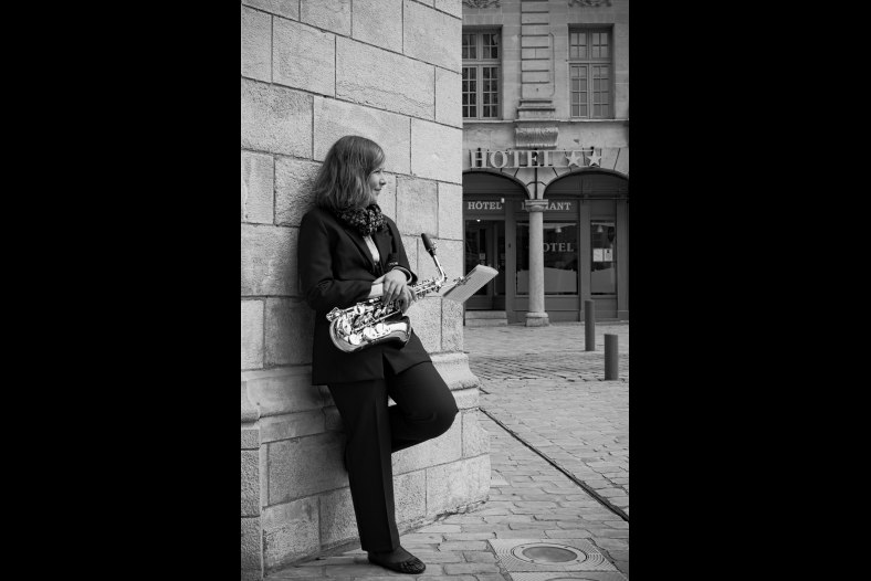 Portrait d'une saxophoniste