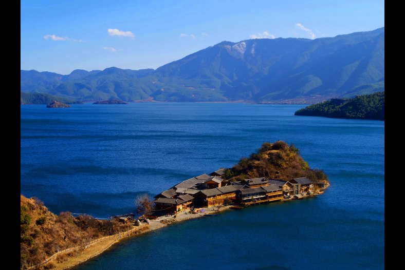 a peninsula in lake 