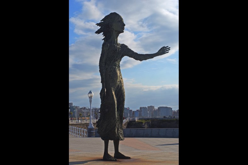 Tribute to the Mother of Emigrant.