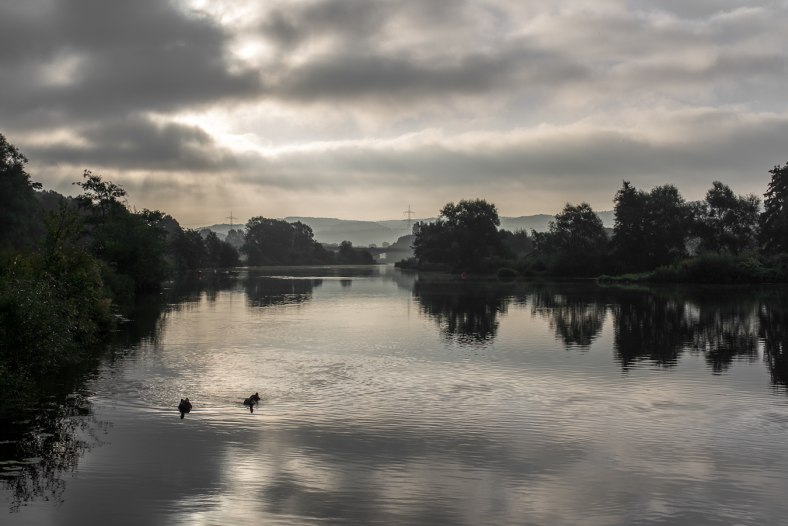 Die stille Ruhr am Morgen