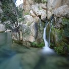Las fuentes y el río