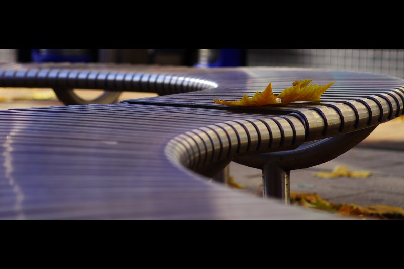 S-shape metal bench 