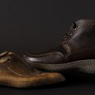 Shoe and mold