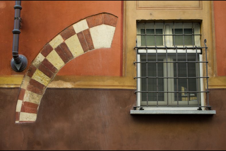 Windows in Asti