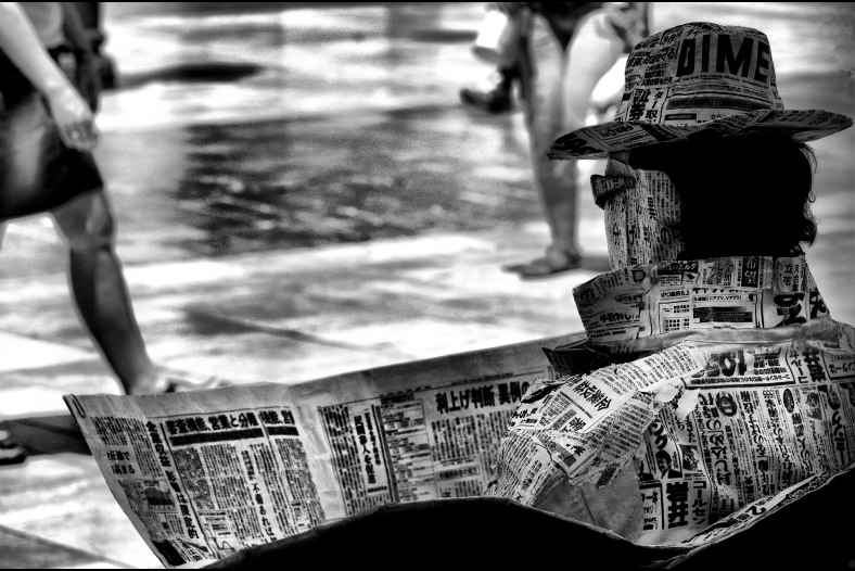 Hombre-periódico/man-newspaper