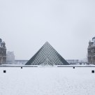 Le Louvre sous la neige