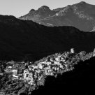 à flanc de colline